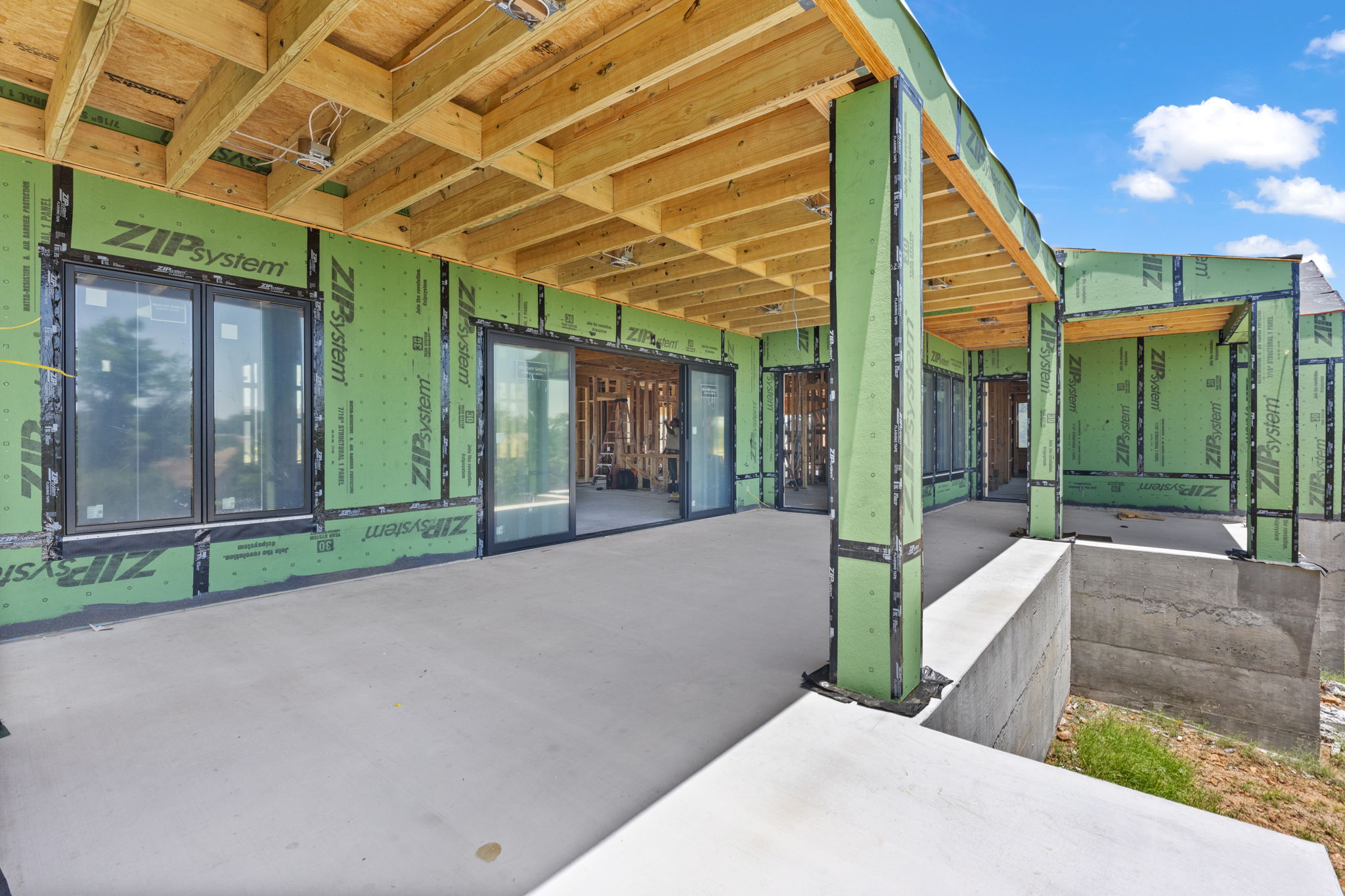 Oakline's covered exterior edge and long framed openings